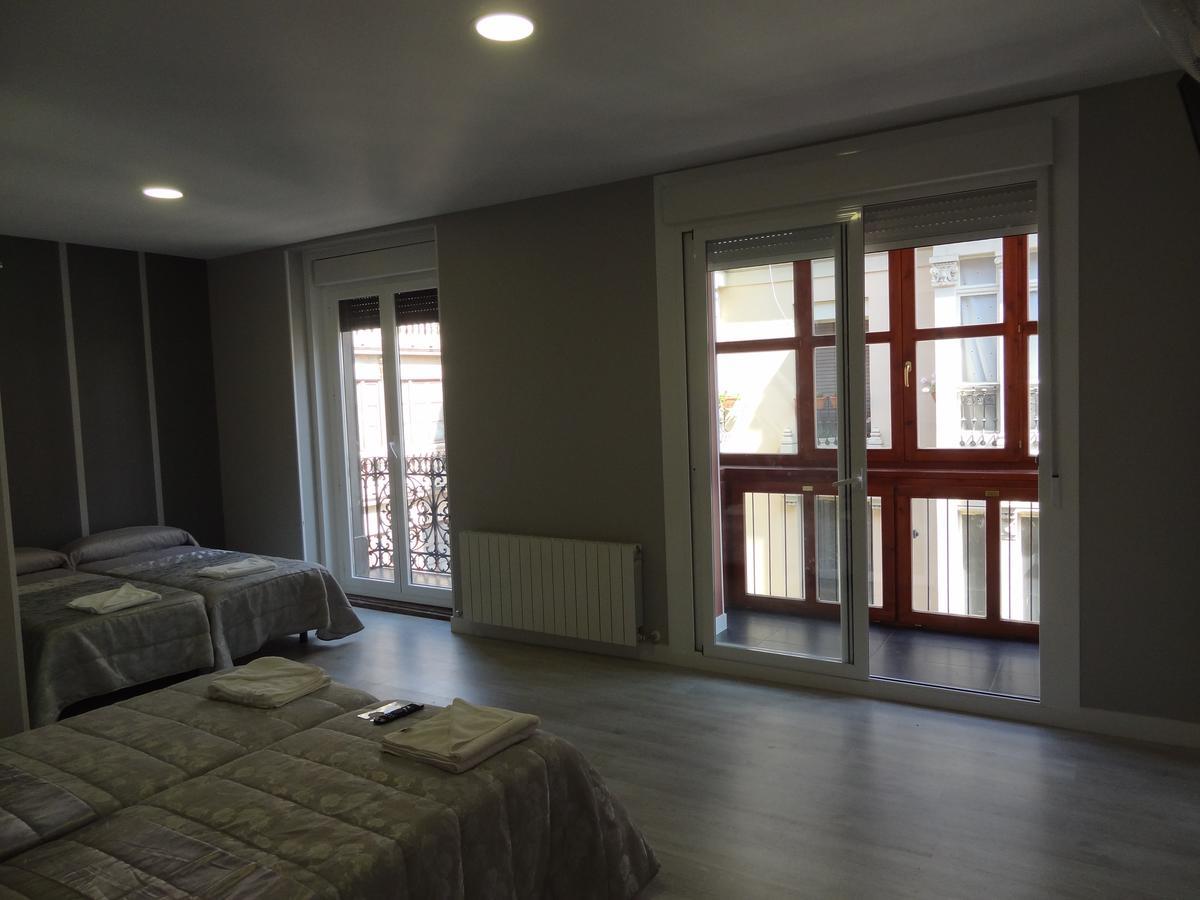 Pension La Bilbaina - Albergue Logroño Zewnętrze zdjęcie