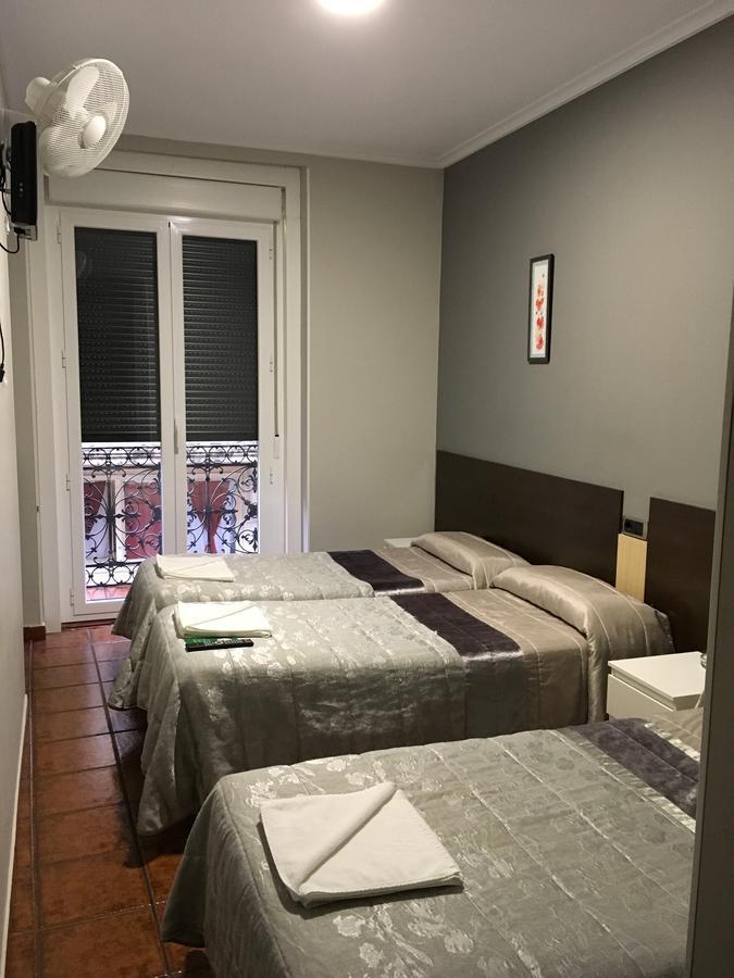 Pension La Bilbaina - Albergue Logroño Zewnętrze zdjęcie